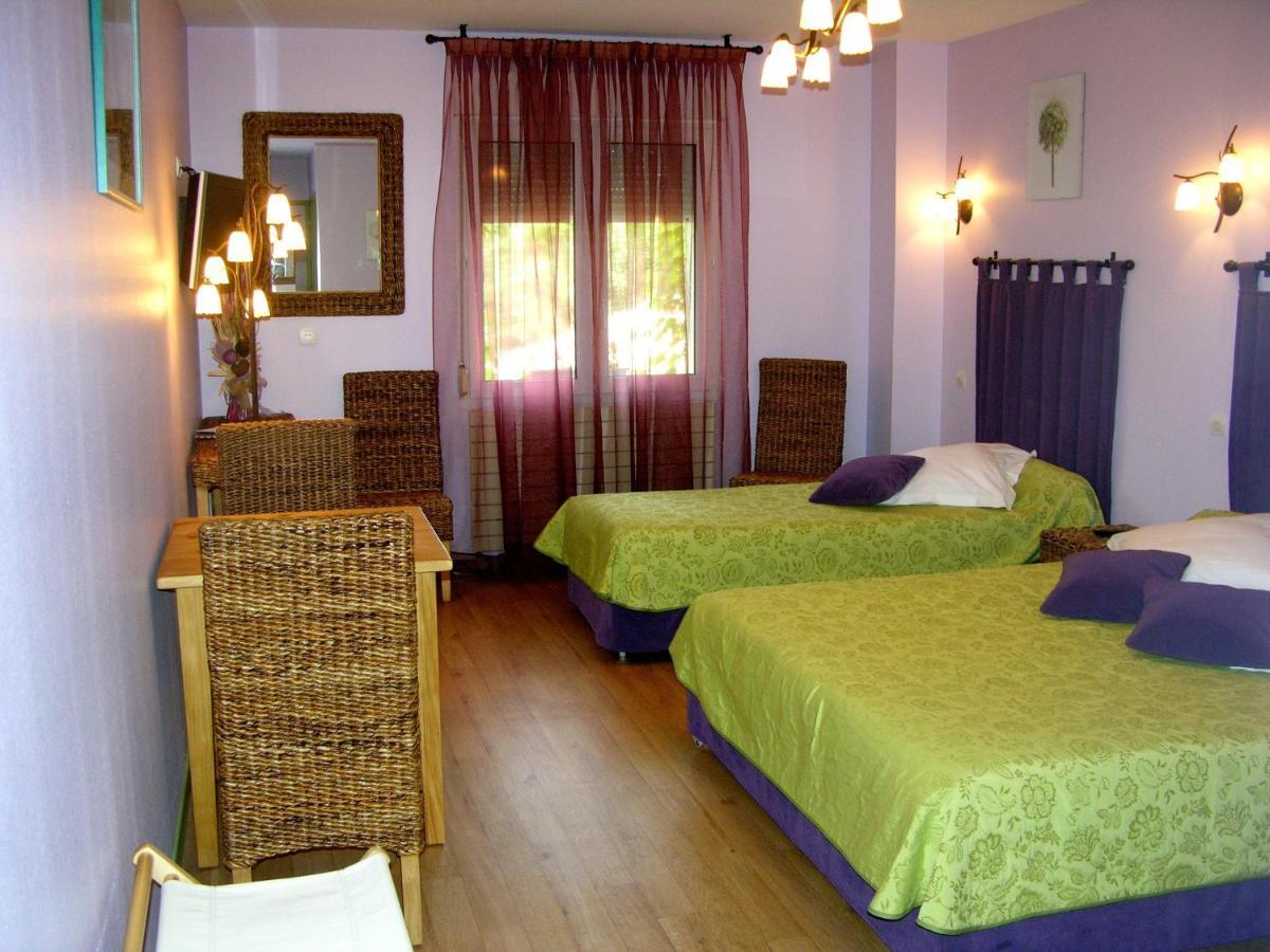 Logis Hotel Restaurant Les Norias Cazilhac  Zimmer foto